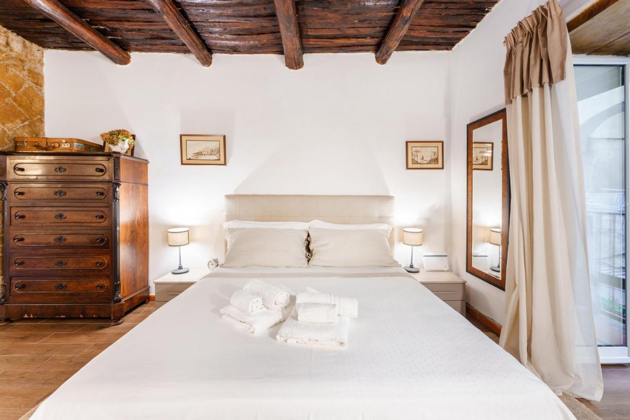 Apartment La Storia Naples